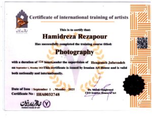 alt="گواهینامه بین‌المللی دوره عکاسی ۱۲۴ ساعته حمیدرضا رضاپر از خانه هنر ایران"